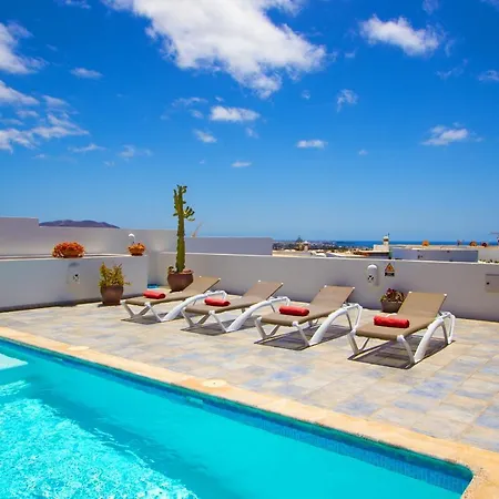 Playa Blanca Villa Sleeps 8 With Pool * 普拉亚布兰卡