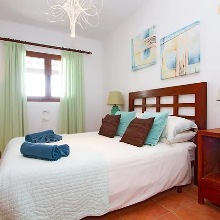 Playa Blanca Villa Sleeps 8 With Pool 别墅 *