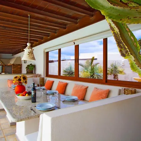 Villa Playa Blanca Villa Sleeps 8 With Pool