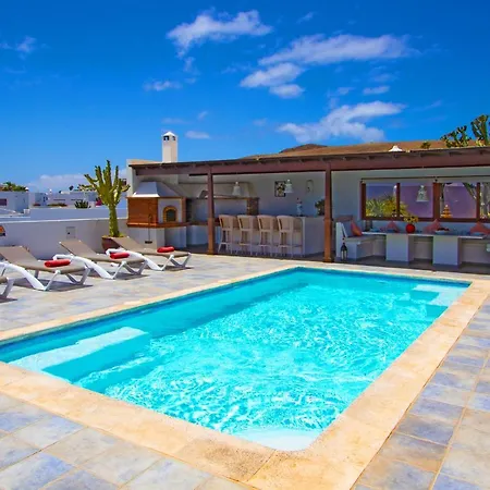 Villa Playa Blanca Villa Sleeps 8 With Pool Playa Blanca (Lanzarote)