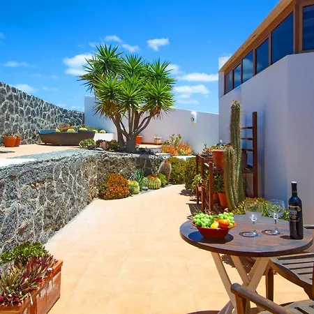 Playa Blanca Villa Sleeps 8 With Pool *