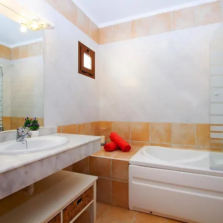 Playa Blanca Villa Sleeps 8 With Pool Villa